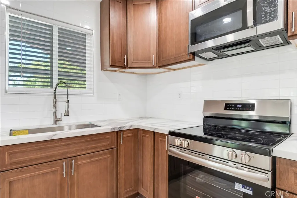 16672 Mockingbird Canyon Road, Riverside, California 92504 home-pic-7